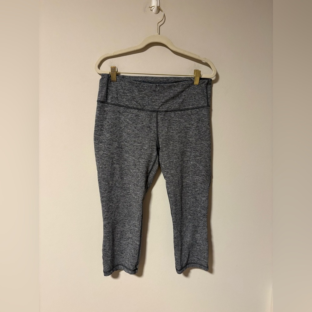 Patagonia Women’s Heathered Grey Cropped Capri Leggings Large